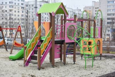 В сквере по улице Губкина в Белгороде установили новую детскую площадку