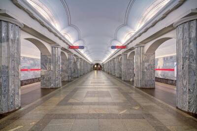 Станции метрополитена Петербурга проверяли после сообщения о минировании