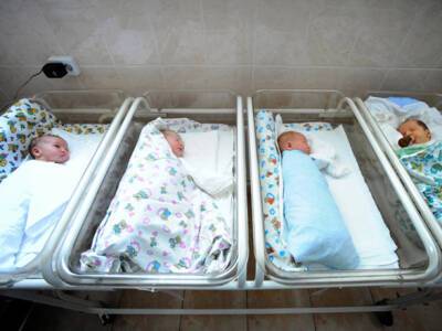 В Азербайджане за 10 месяцев родилось свыше 92 тыс. детей