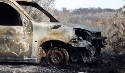 Пламя уничтожило малолитражку Mitsubishi на трассе «Кола»
