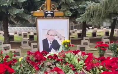 Дочь Кернеса приехала в Харьков на панихиду по отцу, фото: "была вместе с матерью"