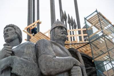 Противоаварийные работы ведутся на монументе «Ледовое побоище» в Пскове