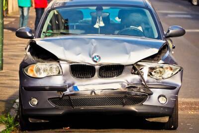 Водитель BMW устроил смертельную аварию в Петроградском районе Петербурга