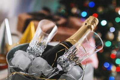 Два бокала: врач назвал дозу шампанского для гипертоника в Новый год