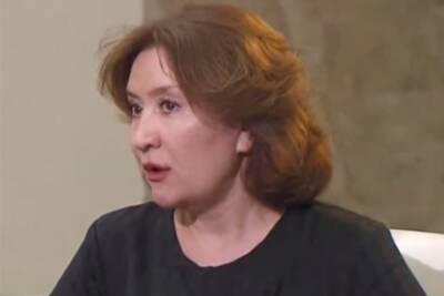 Бывшая судья Елена Хахалева, чья дочь сыграла свадьбу за $2 млн, покинула Россию