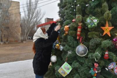 Астраханцы могут исполнить новогодние желания детей