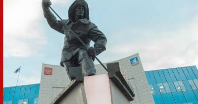 В Верхней Пышме открыт памятник металлургам «Наш хранитель»