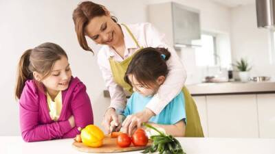 Ученые из Британии назвали способ убедить детей есть больше овощей