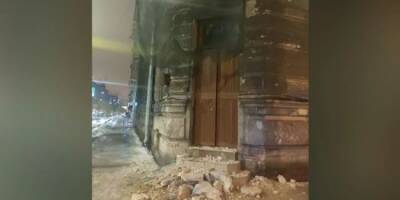 В центре Петербурга обрушилась часть здания, есть пострадавшие
