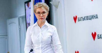Юлия Тимошенко в новом белоснежном образе исполнила соло на ударных