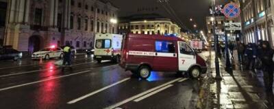 Человек погиб при наезде автомобиля на пешеходов на Невском проспекте в Санкт-Петербурге