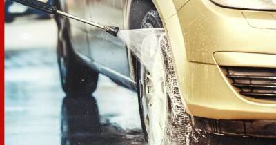 "Страшная смесь на дорогах": почему автомобиль зимой надо мыть чаще, рассказали водителям