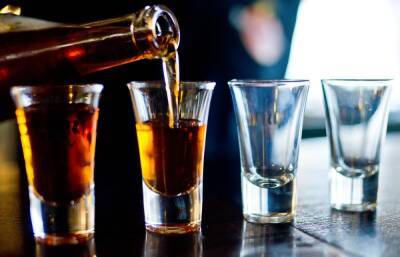 За торговлю смертельно опасным алкоголем предлагают надолго отправлять за решетку