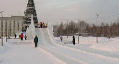 В Сургуте открыли первые ледовые городки