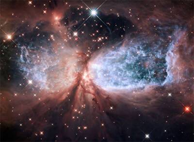 Телескоп Hubble нашел в космосе «ангела»