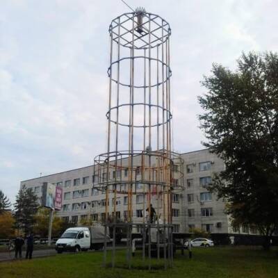 В Челябинске появился «столб „Единой России “». Как это объяснили власти