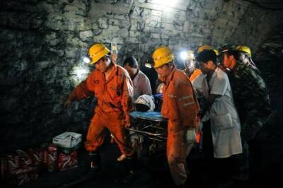 22 человека оказались заваленными в шахте на севере Китая