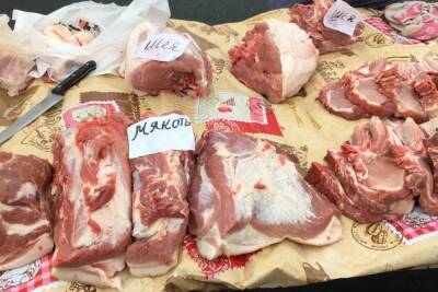 Ветеринары бьют тревогу: саратовцы продолжают кормить свиней свининой