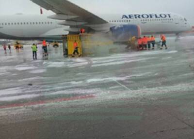 Самолет Airbus A350 в Шереметьево сбил машину наземных служб из-за спешки пилота