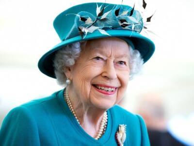 Королева Елизавета II отменила традиционный предрождественский обед с семьей на фоне всплеска COVID-19