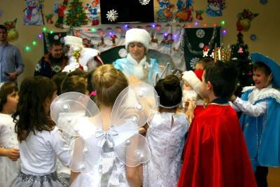 Новогодние костюмы для детей в ДНР разбудили фантазию воспитателей