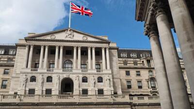Банк Англии повысил базовую процентную ставку до 0,25%