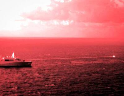 США испытали мощный боевой лазер в Аденском Заливе - argumenti.ru - США