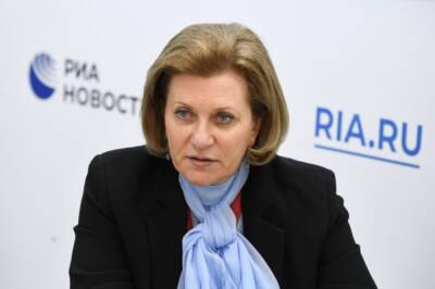 Попова заявила, что в России нет последовательного распространения омикрона