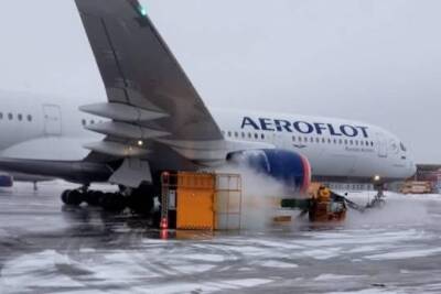Самолёт «Аэрофлота» столкнулся со служебным автомобилем в Шереметьево