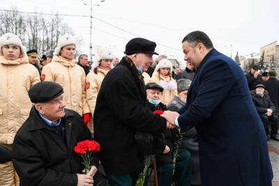 Игорь Руденя отметил 80-летие освобождения Калинина вместе с фронтовиками и жителями Твери