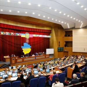 Повышение зарплат медикам, миллиард на дороги, субсидии: Запорожская область получила бюджет на 2022 год