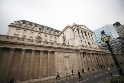Банк Англии повысил ключевую ставку впервые за 3,5 года