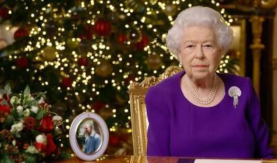 Елизавета II отменила ежегодный предрождественский семейный прием из-за "Омикрона"