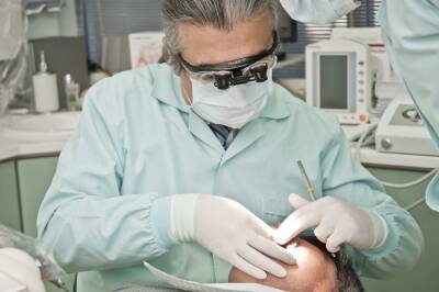 Стоматолог Неустроев рекомендует сохранять зубы мудрости для трансплантации