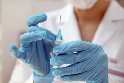 ВЦИОМ: 42% россиян вакцинировались от коронавируса