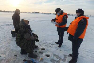 В Смоленской области МЧС проверило толщину льда на водоемах к 16 декабря