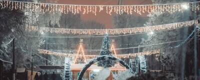 Парк Николаева в Чебоксарах украсили к Новому году и Рождеству