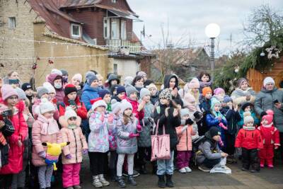 Поместье Деда Мороза открылось в Гродно в центре ремесел "Наследие"