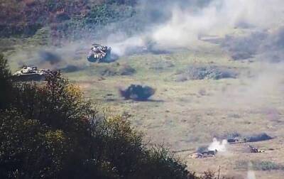 С гранатами против танков: кадры бесстрашных действий армянских военных против сил Баку