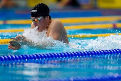 Мужская сборная РФ взяла золото на эстафете ЧМ по плаванию на короткой воде
