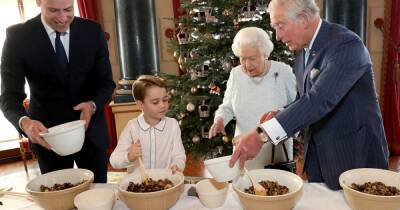 Британская королева вновь отменила рождественский обед из-за COVID-19