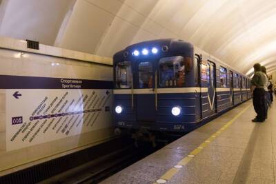 Движение поездов на фиолетовой линии метро Петербурга восстановлено