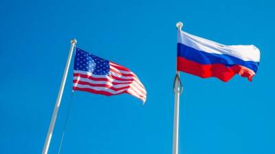 Политолог Сатановский о потеплении отношений США и РФ: «Можно попросить только Деда Мороза»