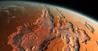 Гидраты или лед. 40% поверхности самого глубокого ущелья Марса насыщены водородом, — исследование