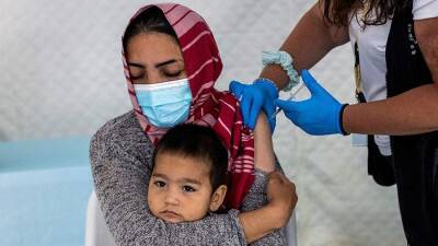 Генсек ООН заявил о невозможности победы COVID-19 только вакцинами