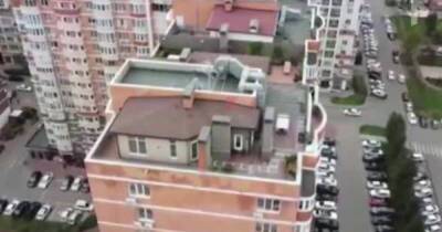 Что грозит владельцам коттеджей на крышах домов в Краснодаре