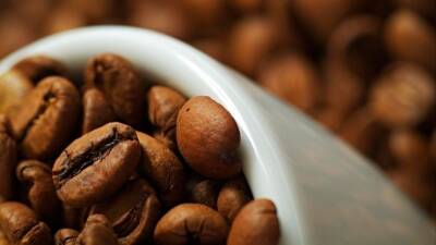 Ученые рассказали, сколько чашек кофе в день могут спасти от ожирения