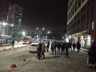 В Екатеринбурге из горевшей 26-этажки эвакуировались 120 человек