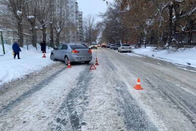Девушка на Mitsubishi сбила подростка в Новосибирске