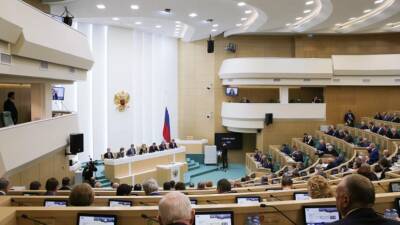 Сенатор Цеков раскритиковал решение лидеров ЕС о продлении санкций против России